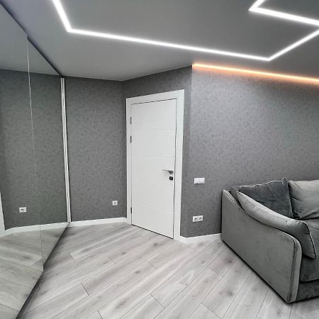 Modern Gagarina Avenue Apartment นิปโปร ภายนอก รูปภาพ
