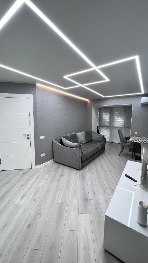 Modern Gagarina Avenue Apartment นิปโปร ภายนอก รูปภาพ