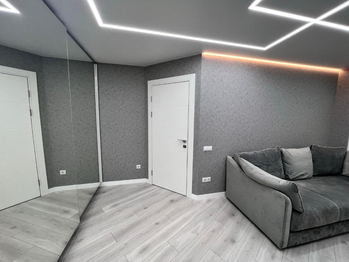 Modern Gagarina Avenue Apartment นิปโปร ภายนอก รูปภาพ