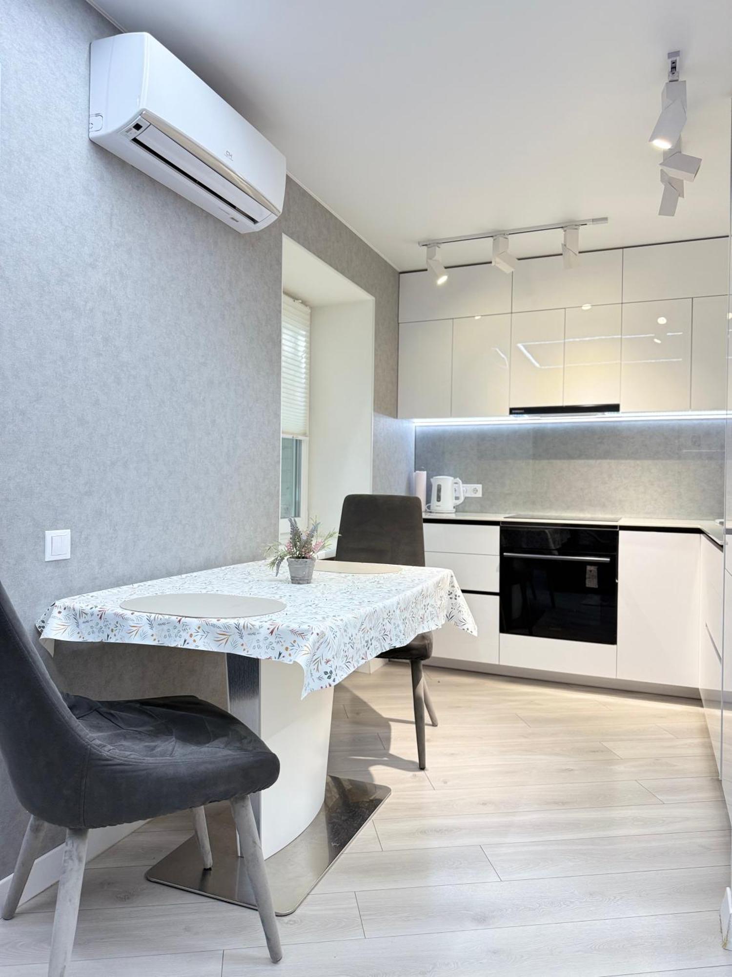 Modern Gagarina Avenue Apartment นิปโปร ภายนอก รูปภาพ